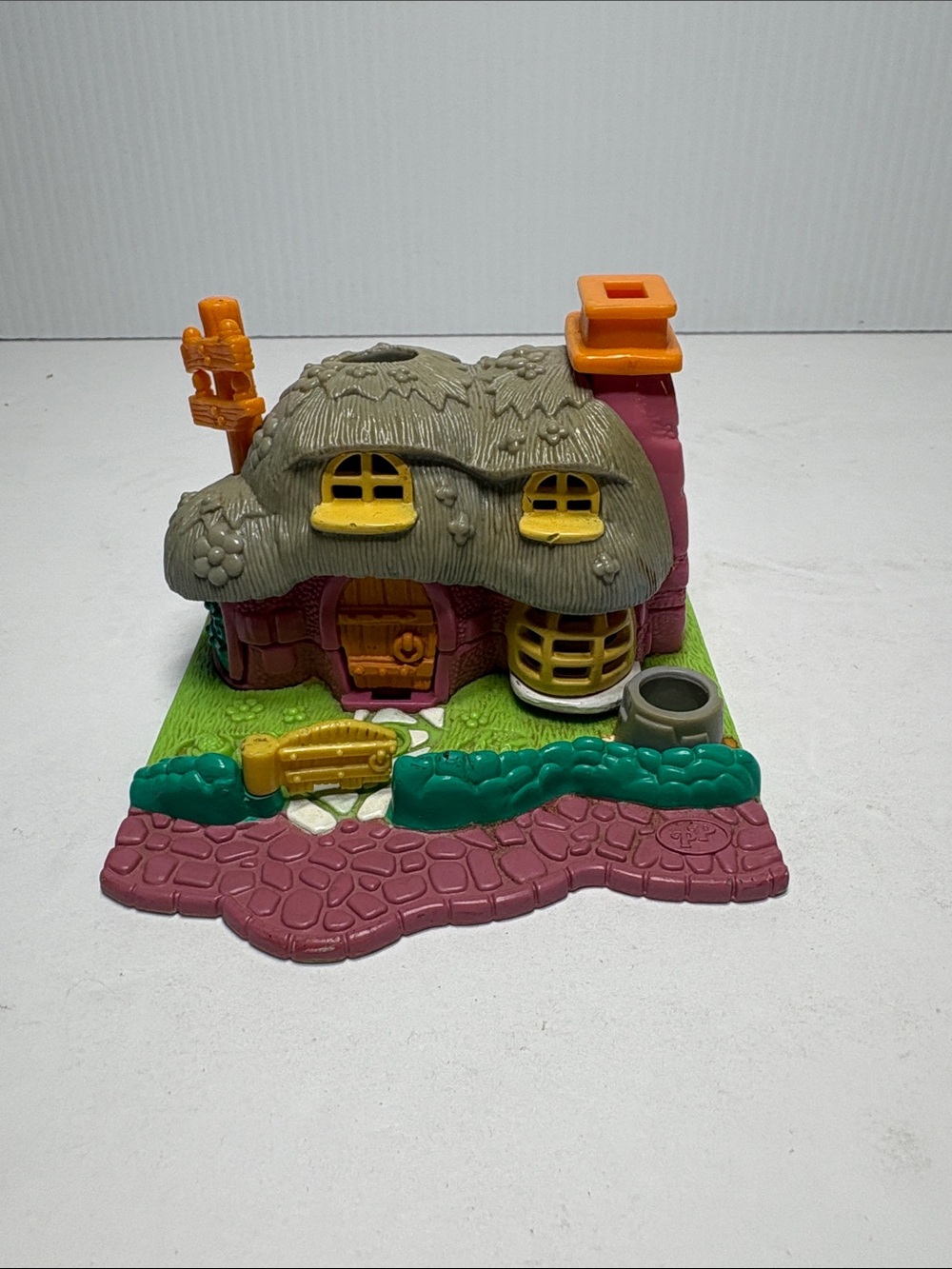 1994 Polly Pocket Rabbit House